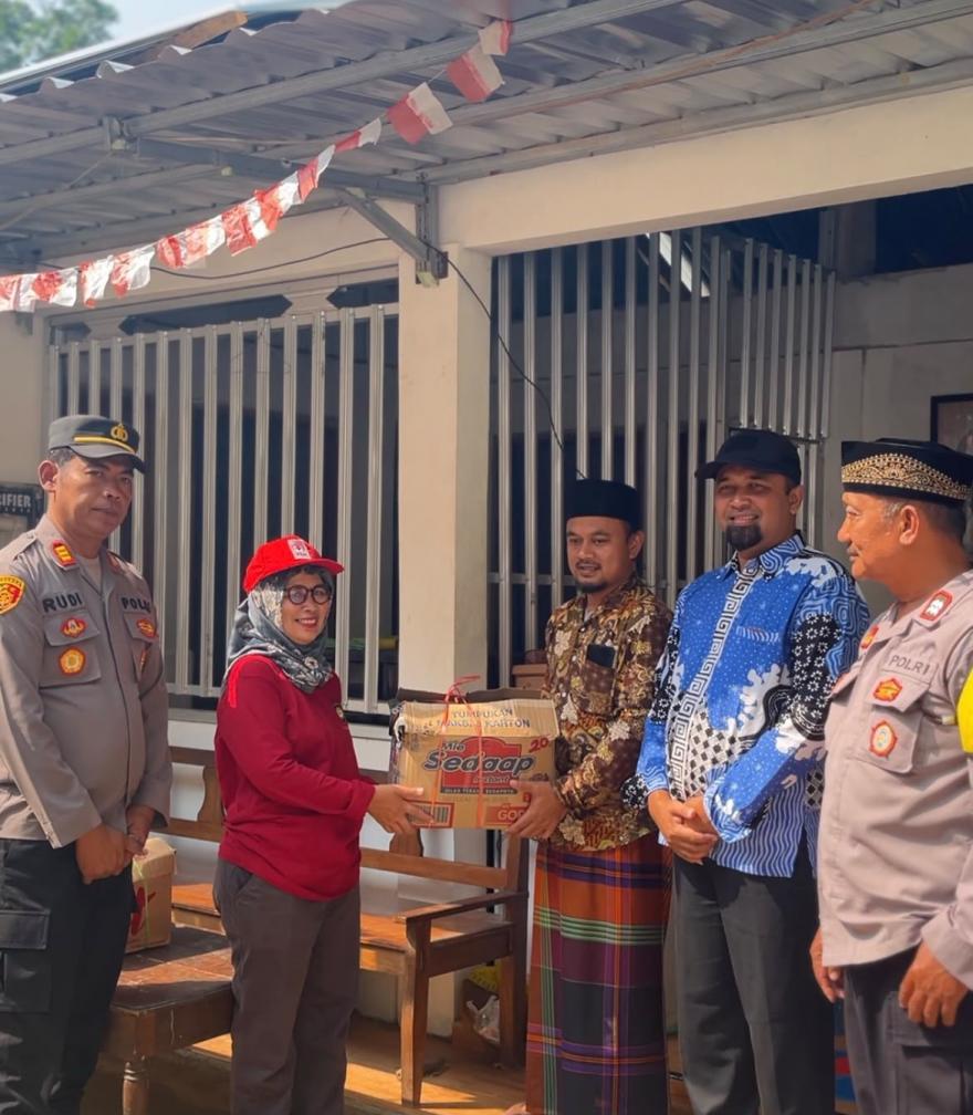 Lurah Wonolelo Dampingi Panewu Pleret Salurkan Santunan ke Pondok Kajembaran Rahmaniyah